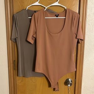 Two Express Body Contour tops size large